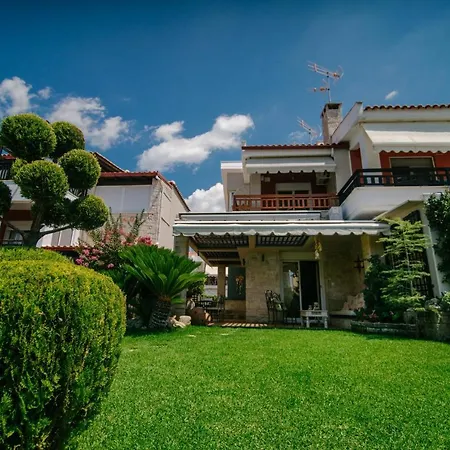 Dreamcatcher Luxury Villa, 1 Min Walk To Beach