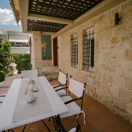 Dreamcatcher Luxury Villa, 1 Min Walk To Beach