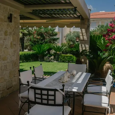 Villa Dreamcatcher Luxury Villa, 1 Min Walk To Beach